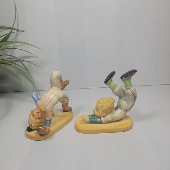 2 Vintage Boy Baseball Sports Figurines, Catcher & Slider Made in Japan - Picture 1 of 5